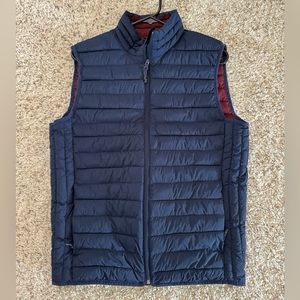 Gap lightweight insulated vest size Small